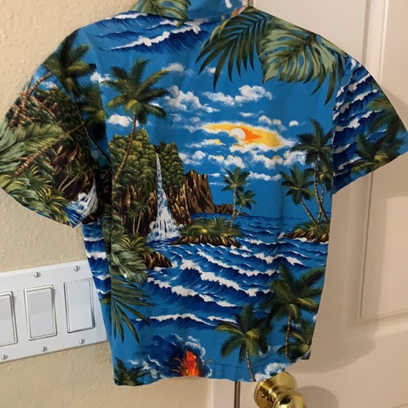 Kids button down top. - Picture 3 of 3